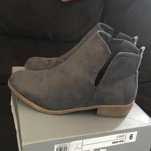 Journee Collection grey boots